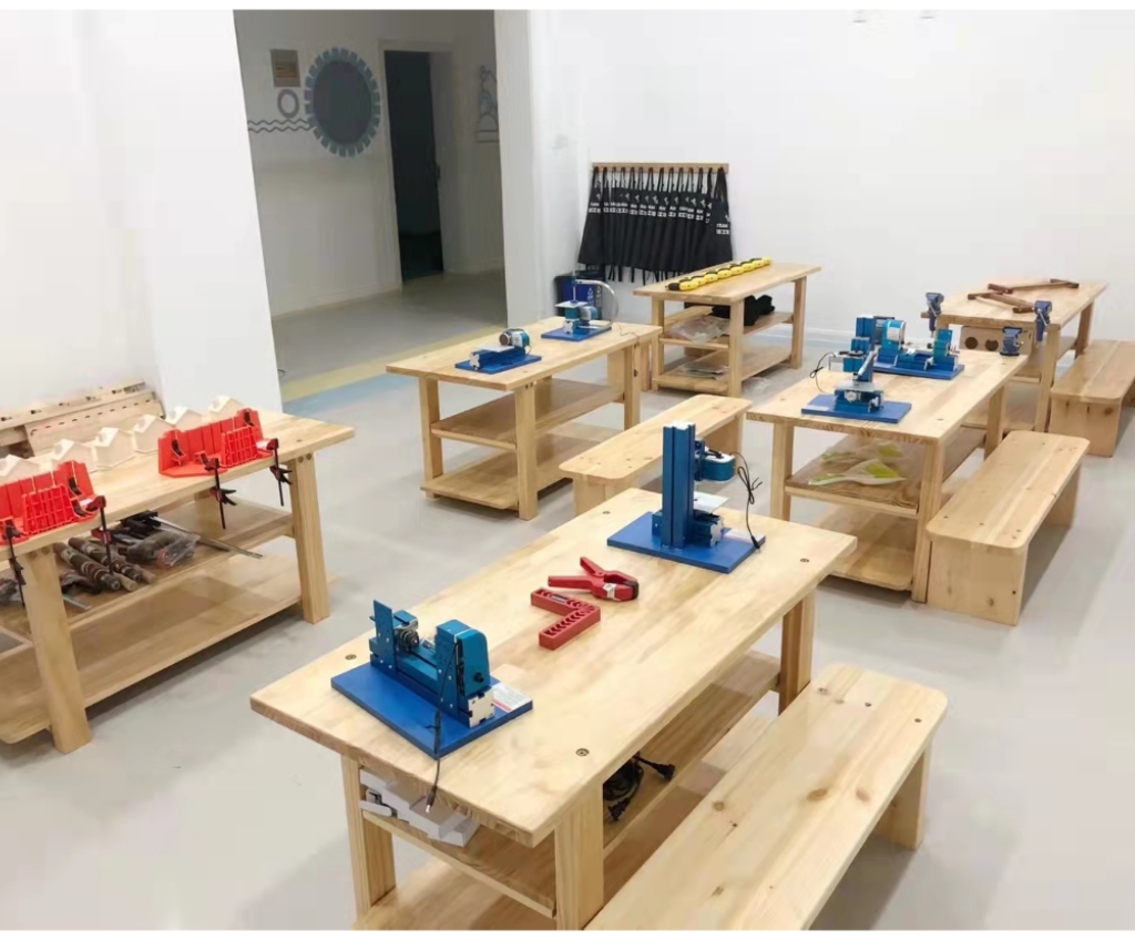 What is the Purpose of a Wood Lathe Having a Wooden Bed? Unpacking a Design of Deliberate Craftsmanship