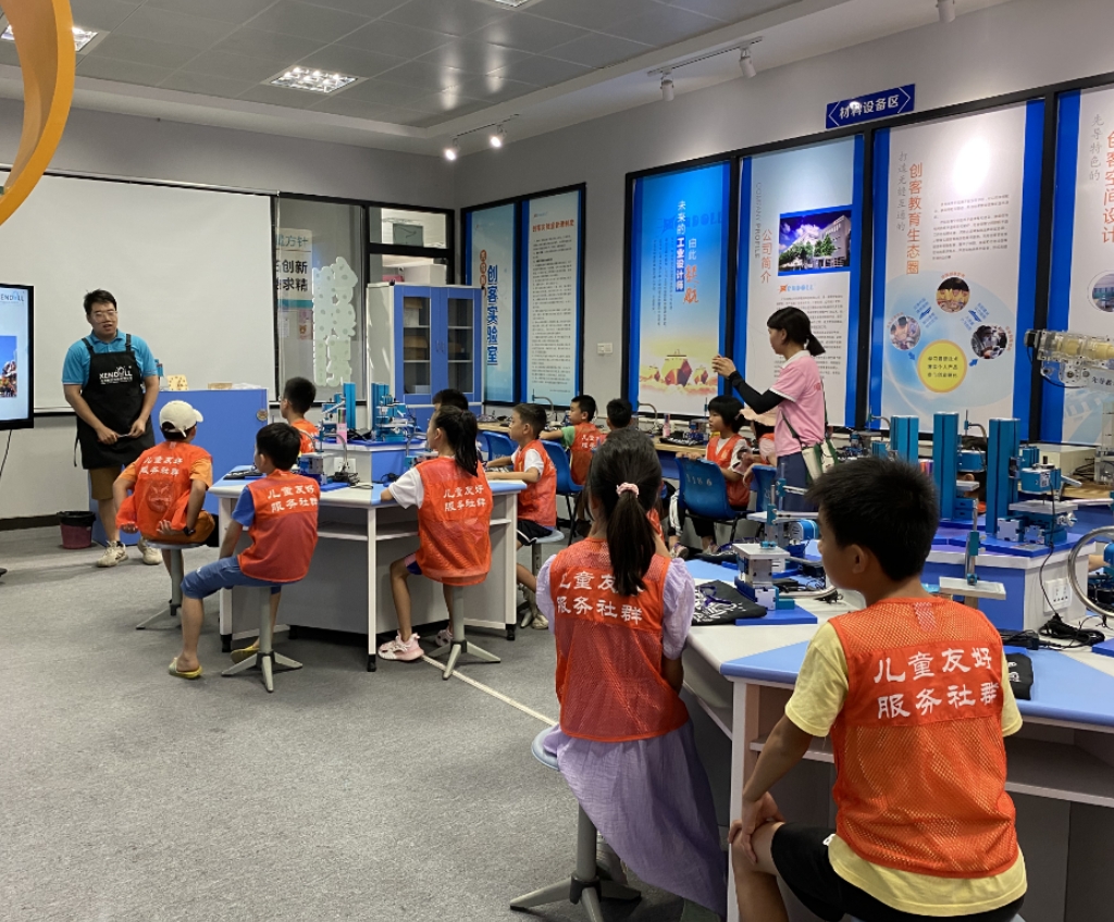 Precision Powerhouse: Demystifying the Swiss-Type Lathe in CNC Machining