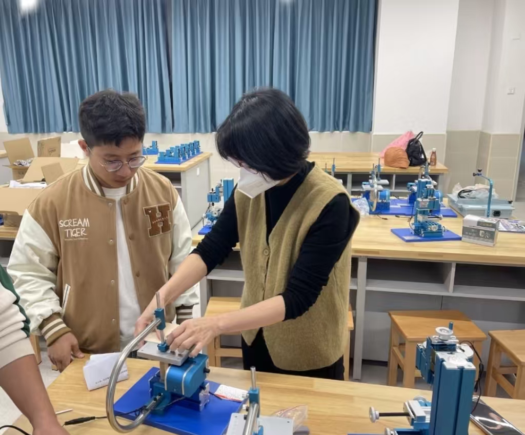 Exploring the Key Equipment in Precision Machining