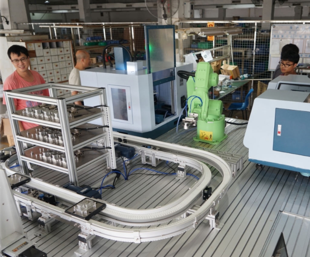 What are the advantages of using lathe tool holders?