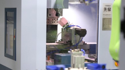1731308562222322.jpg 5 axis milling CNC VMC220 (2).jpg