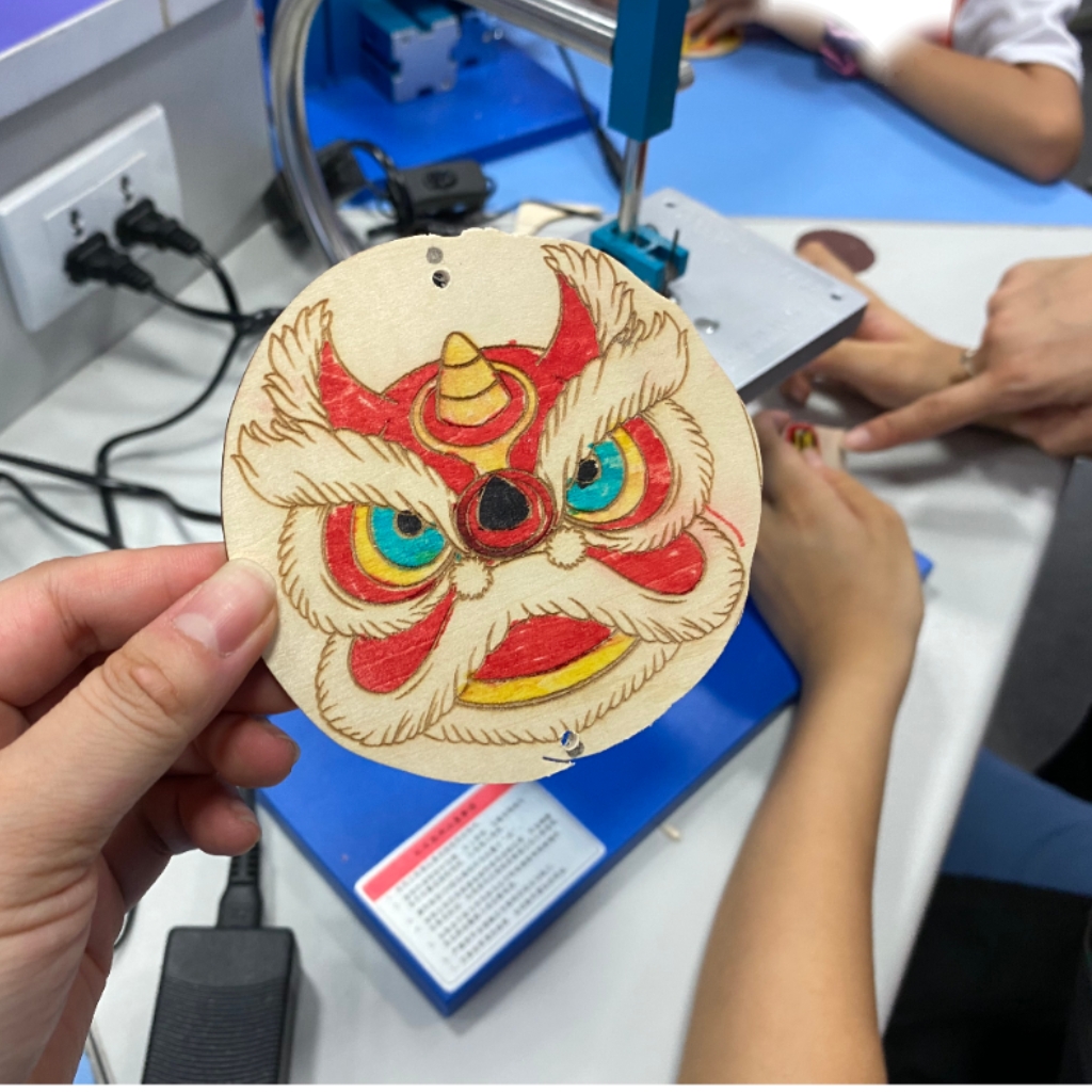 Wooden  lion.jpg