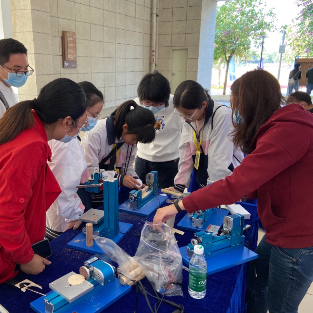 1765265964184369.jpg lather.jpg